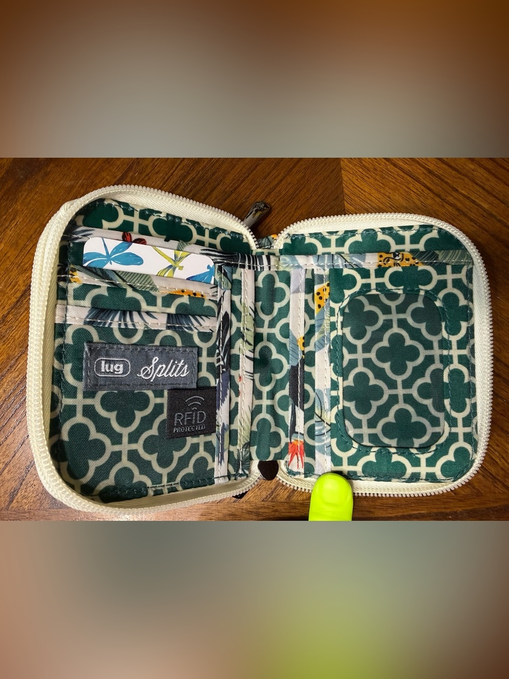 Lug Splits Wallet NWOT - Picture 4 of 7